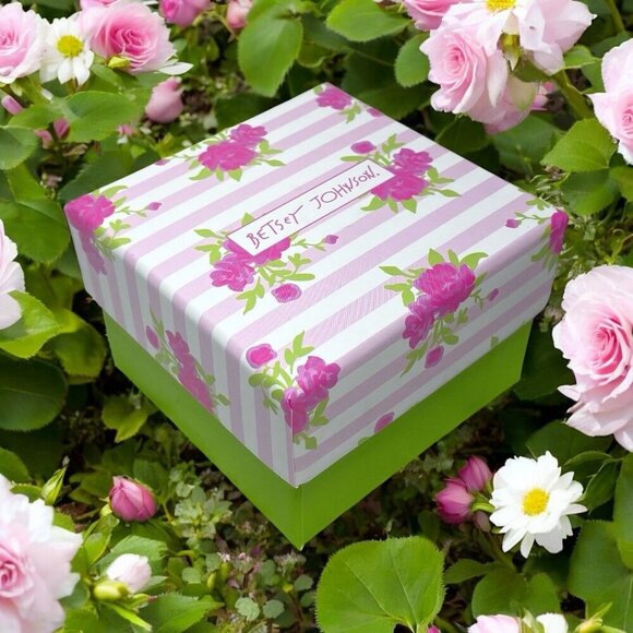 Betsey Johnson Pink Tulips Flower Dangle Earrings New In Gift Box - Picture 4 of 5